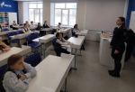В Воркуте инспектор по делам несовершеннолетних провела профилактические беседы со школьниками и их родителями.
